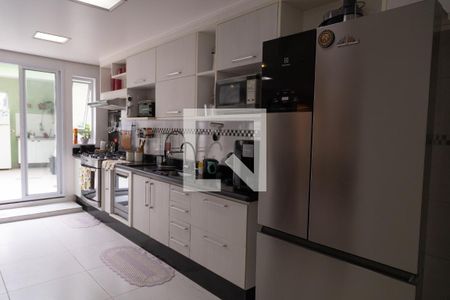 Casa à venda com 350m², 4 quartos e 3 vagas Casa à venda com 350m², 4 quartos e 3 vagasCozinha