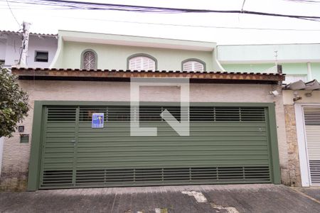 Casa à venda com 350m², 4 quartos e 3 vagas Casa à venda com 350m², 4 quartos e 3 vagasFachada