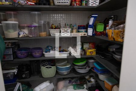 Casa à venda com 350m², 4 quartos e 3 vagas Casa à venda com 350m², 4 quartos e 3 vagasDespensa