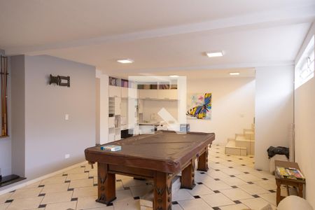 Casa à venda com 350m², 4 quartos e 3 vagas Casa à venda com 350m², 4 quartos e 3 vagasÁrea comum