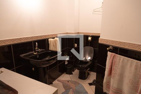 Casa à venda com 350m², 4 quartos e 3 vagas Casa à venda com 350m², 4 quartos e 3 vagasBanheiro Social