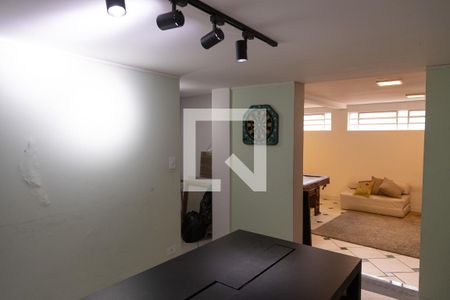 Casa à venda com 350m², 4 quartos e 3 vagas Casa à venda com 350m², 4 quartos e 3 vagasEscritório