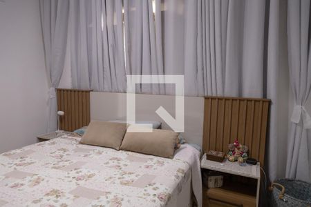 Suíte de casa à venda com 4 quartos, 350m² em Vila Claudia, São Paulo