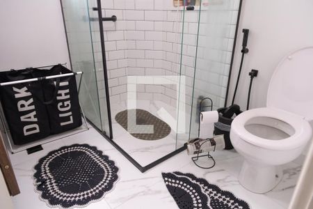 Casa à venda com 350m², 4 quartos e 3 vagas Casa à venda com 350m², 4 quartos e 3 vagasBanheiro