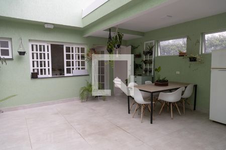 Casa à venda com 350m², 4 quartos e 3 vagas Casa à venda com 350m², 4 quartos e 3 vagasChurrasqueira