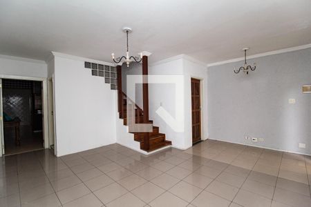 Sala de casa para alugar com 6 quartos, 210m² em Vila Albertina, São Paulo