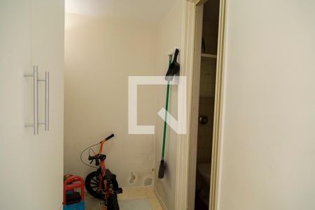 Apartamento à venda com 70m², 2 quartos e 1 vaga Apartamento à venda com 70m², 2 quartos e 1 vagaÁrea de Serviço
