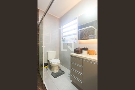 Apartamento à venda com 90m², 3 quartos e 1 vaga Apartamento à venda com 90m², 3 quartos e 1 vagaBanheiro social