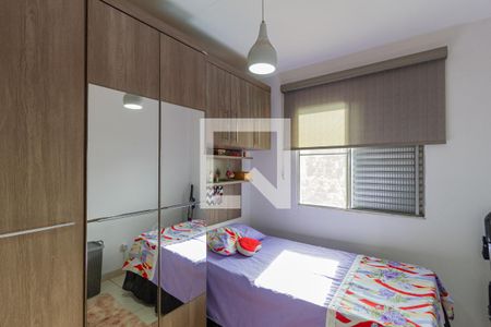 Quarto 3 de apartamento para alugar com 3 quartos, 60m² em Conjunto Habitacional Presidente Castelo Branco, Carapicuíba