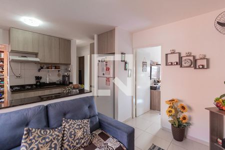 Sala de apartamento para alugar com 3 quartos, 60m² em Conjunto Habitacional Presidente Castelo Branco, Carapicuíba