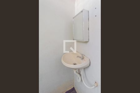 Banheiro de casa para alugar com 1 quarto, 20m² em Jardim da Glória, São Paulo