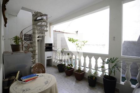 Casa à venda com 250m², 3 quartos e 1 vagaÁrea de Serviço