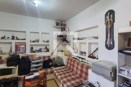 Casa à venda com 200m², 2 quartos e 2 vagas Casa à venda com 200m², 2 quartos e 2 vagasEdícula