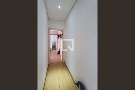 Casa à venda com 200m², 2 quartos e 2 vagas Casa à venda com 200m², 2 quartos e 2 vagasCorredor