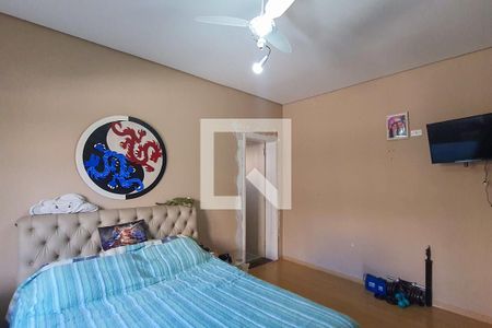 Casa à venda com 200m², 2 quartos e 2 vagas Casa à venda com 200m², 2 quartos e 2 vagasSuíte