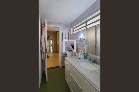 Casa à venda com 200m², 2 quartos e 2 vagas Casa à venda com 200m², 2 quartos e 2 vagasBanheiro da Suíte