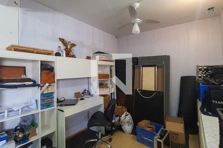 Casa à venda com 200m², 2 quartos e 2 vagas Casa à venda com 200m², 2 quartos e 2 vagasEdícula