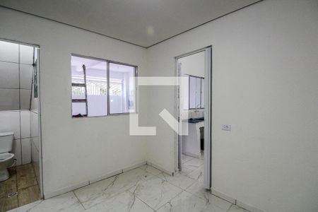 Quarto de casa para alugar com 1 quarto, 40m² em Vila Nova York, São Paulo