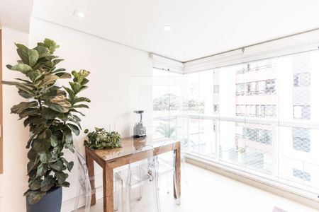 Apartamento à venda com 85m², 3 quartos e 2 vagas Apartamento à venda com 85m², 3 quartos e 2 vagasVaranda