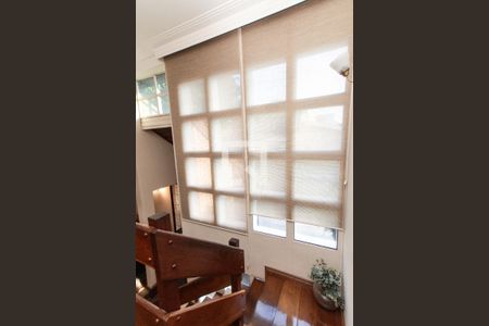 Casa à venda com 330m², 4 quartos e 4 vagasEscada 