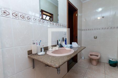 Casa à venda com 330m², 4 quartos e 4 vagasBanheiro da Suíte 1