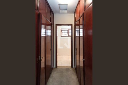 Casa à venda com 330m², 4 quartos e 4 vagasSuíte 1 - Closet  