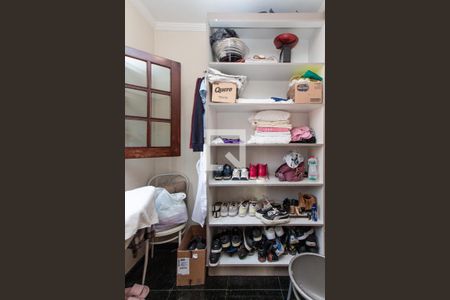 Casa à venda com 330m², 4 quartos e 4 vagasÁrea de Serviço