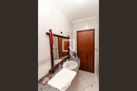 Casa à venda com 330m², 4 quartos e 4 vagasBanheiro dos Quartos 1 e 2  