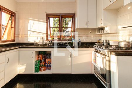 Casa à venda com 330m², 4 quartos e 4 vagasCozinha