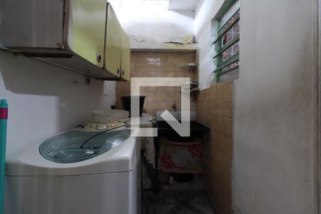 Casa à venda com 0m², 2 quartos e 1 vagaLavanderia