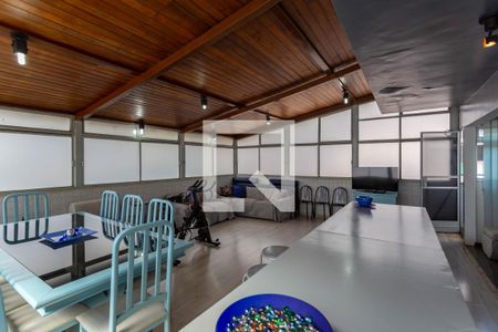 Apartamento à venda com 170m², 4 quartos e 2 vagas Apartamento à venda com 170m², 4 quartos e 2 vagasCobertura