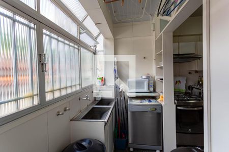 Apartamento à venda com 170m², 4 quartos e 2 vagas Apartamento à venda com 170m², 4 quartos e 2 vagasÁrea de Serviço