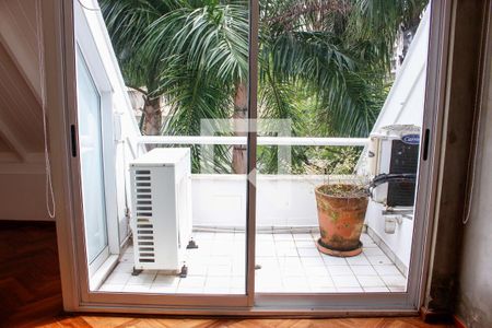 Casa de condomínio para alugar com 110m², 2 quartos e 2 vagas Casa de condomínio para alugar com 110m², 2 quartos e 2 vagasVaranda