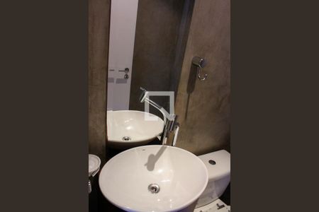 Casa de condomínio para alugar com 110m², 2 quartos e 2 vagas Casa de condomínio para alugar com 110m², 2 quartos e 2 vagasBanheiro