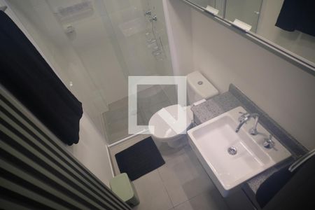 Banheiro de kitnet/studio para alugar com 1 quarto, 25m² em Sumarezinho, São Paulo