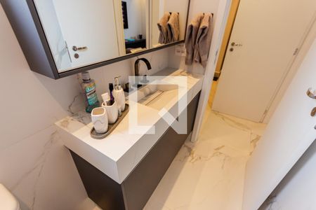 Apartamento à venda com 78m², 1 quarto e 2 vagas Apartamento à venda com 78m², 1 quarto e 2 vagasBanheiro da Suíte