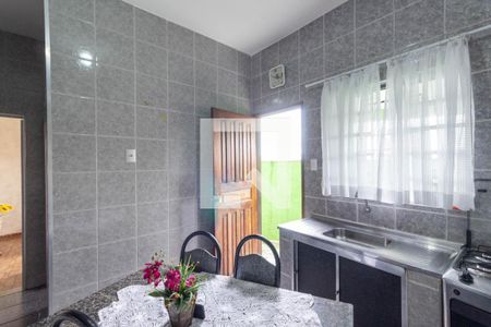 Casa à venda com 130m², 5 quartos e 1 vaga Casa à venda com 130m², 5 quartos e 1 vagaCozinha