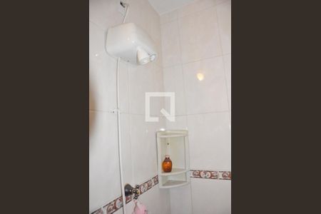 Casa à venda com 175m², 5 quartos e 2 vagasBanheiro / Box / Armário / Chuveiro Elétrico