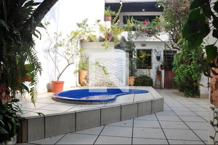 Casa à venda com 175m², 5 quartos e 2 vagasQuintal com Piscina