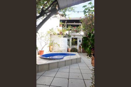 Casa à venda com 175m², 5 quartos e 2 vagasQuintal com Piscina