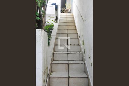 Casa à venda com 175m², 5 quartos e 2 vagasEscada Externa