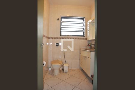 Casa à venda com 175m², 5 quartos e 2 vagasBanheiro / Box / Armário / Chuveiro Elétrico