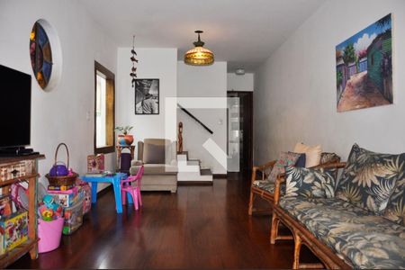 Sala de casa à venda com 5 quartos, 175m² em Parque Sao Domingos, São Paulo