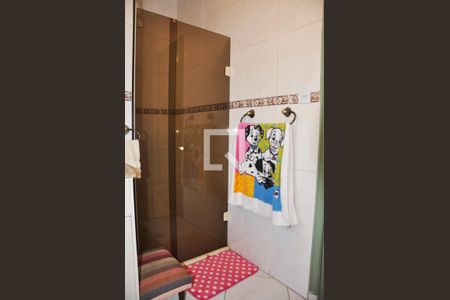 Casa à venda com 175m², 5 quartos e 2 vagasBanheiro / Box / Armário / Chuveiro Elétrico