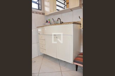 Casa à venda com 175m², 5 quartos e 2 vagasBanheiro / Box / Armário / Chuveiro Elétrico