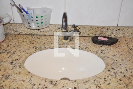 Casa à venda com 175m², 5 quartos e 2 vagasBanheiro / Box / Armário / Chuveiro Elétrico