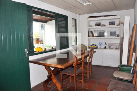 Casa à venda com 175m², 5 quartos e 2 vagasCômodo