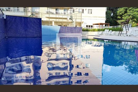 Apartamento à venda com 87m², 3 quartos e 1 vaga Apartamento à venda com 87m², 3 quartos e 1 vagaÁrea comum - Piscina