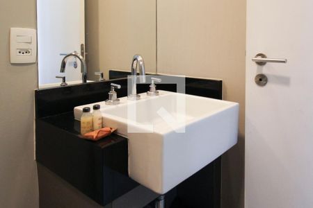 Banheiro de kitnet/studio para alugar com 1 quarto, 25m² em Vila Olímpia, São Paulo