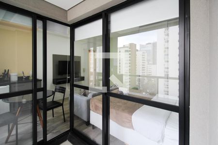 Varanda de kitnet/studio para alugar com 1 quarto, 25m² em Vila Olímpia, São Paulo